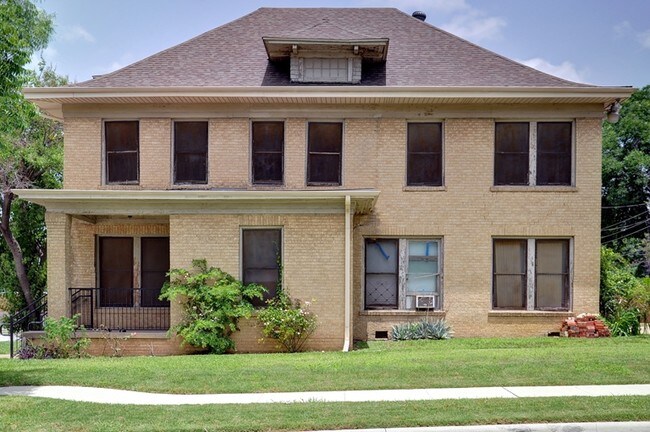 Foto del edificio - 715 S Jennings Ave