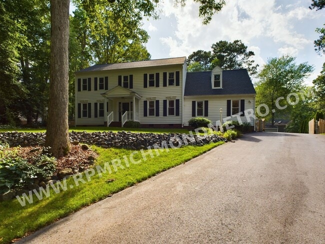 Building Photo - 404 Old Country Terrace