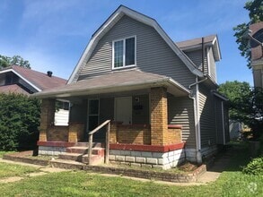 Building Photo - West Side 3 bedroom 2 bath