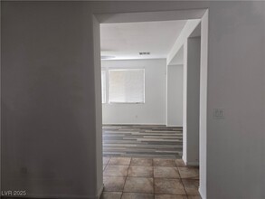 Building Photo - 6640 April Bend Ct
