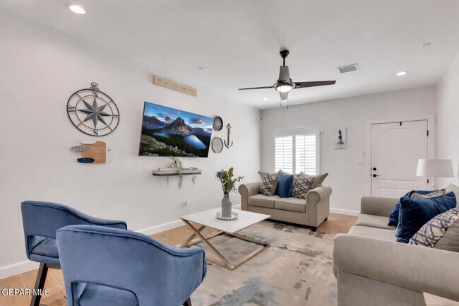 Foto del edificio - 13841 Paseo De La Luna Ave