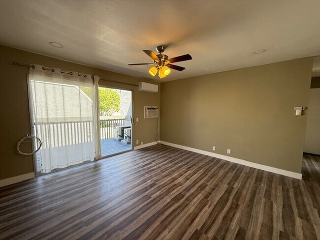 Foto del edificio - Cozy 2 bedroom, 2 bathroom town home in Wo...