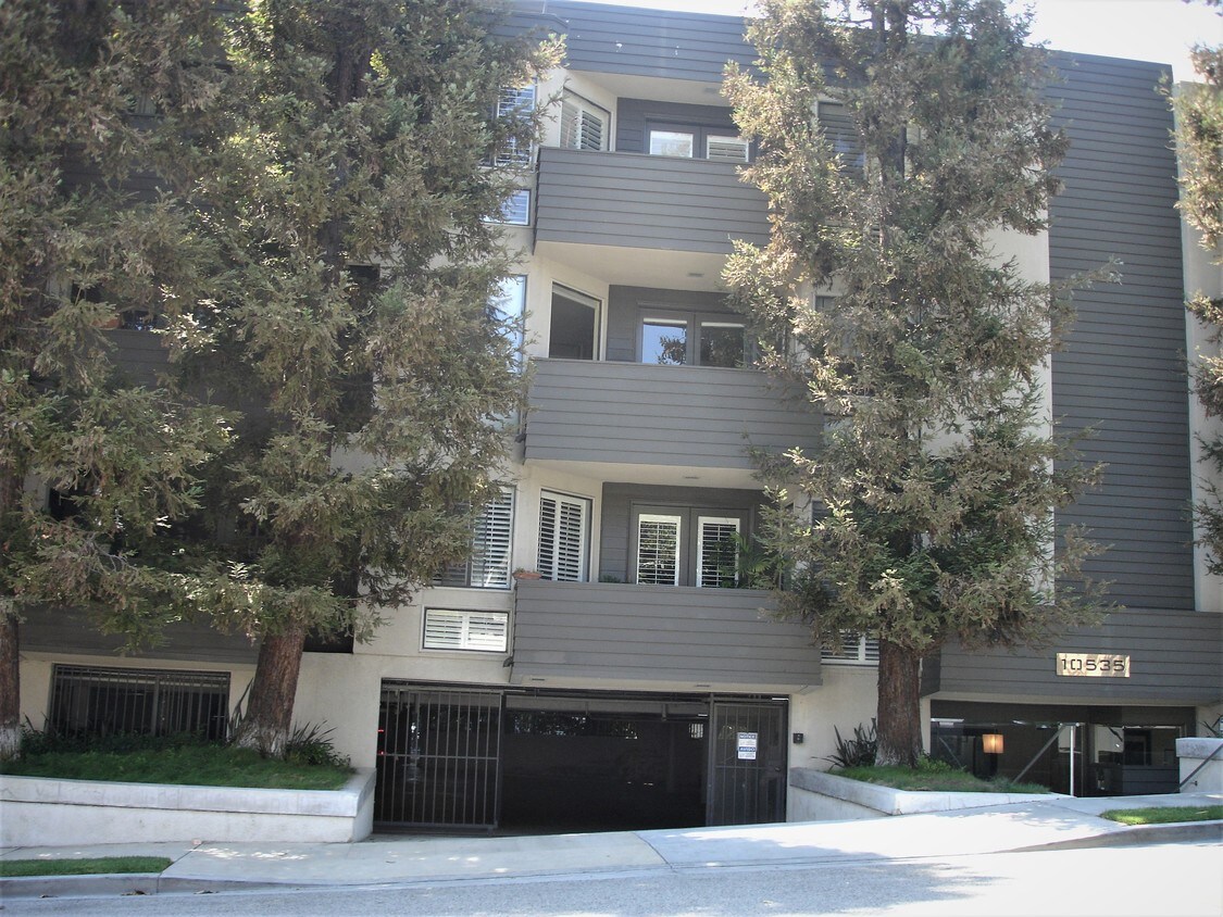 10535 Ashton Ave, Los Angeles, CA 90024 Condo for Rent in Los Angeles