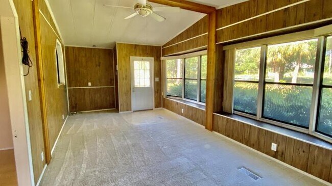 Building Photo - 2 bedroom in Waldo FL 32694