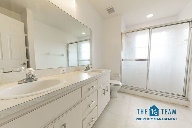 Building Photo - 529 Terranova Cir
