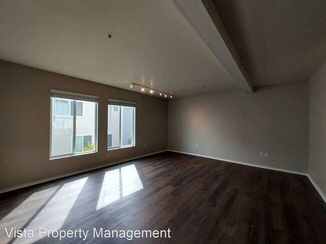 Foto del edificio - 2 br, 2.5 bath House - 5313 Military Rd E #D