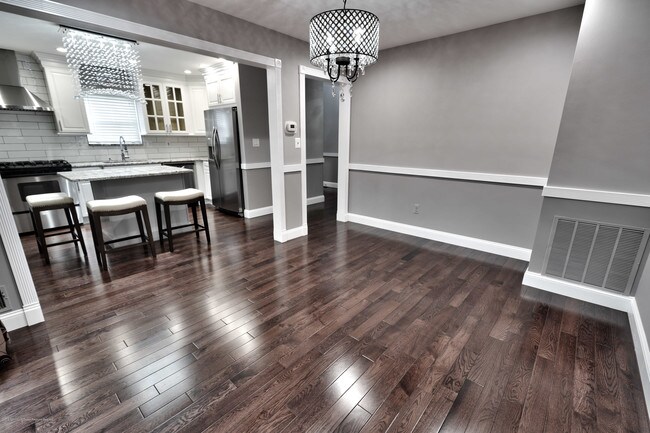 Building Photo - 368 Oak Knoll Dr