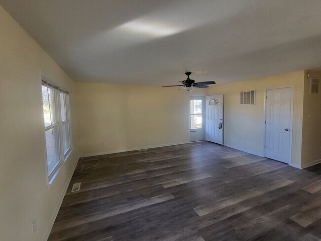 Building Photo - Bells1232