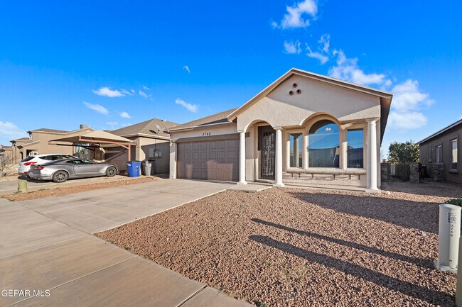 Building Photo - 3768 Loma Adriana