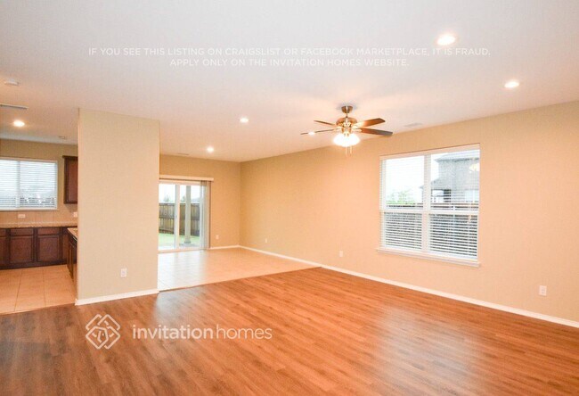 Foto del edificio - 2106 Slow Stream Dr