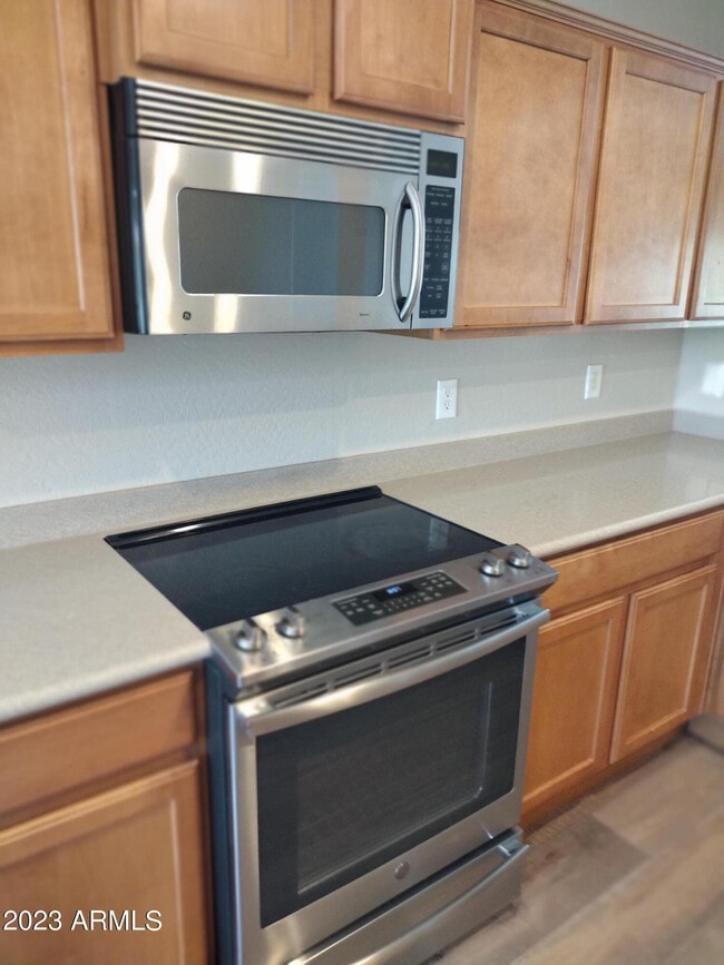 Foto del edificio - 466 E Yellow Wood Ave