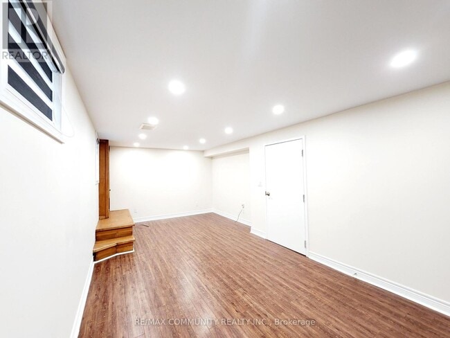 Building Photo - 77 Waringstown Dr