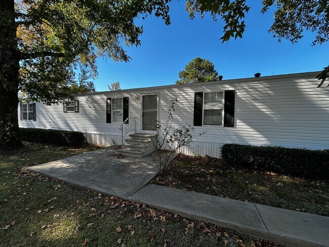 Foto del edificio - Pictures Coming Soon! 3 Bedroom 2 Bath