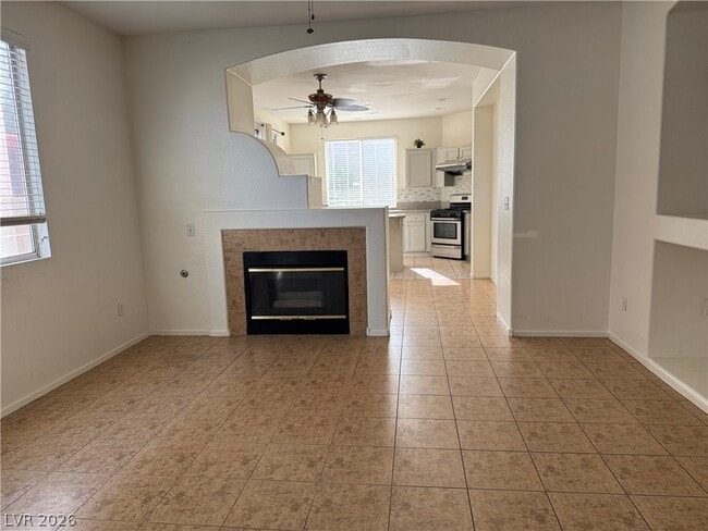 Foto del edificio - 313 Lilac Arbor St