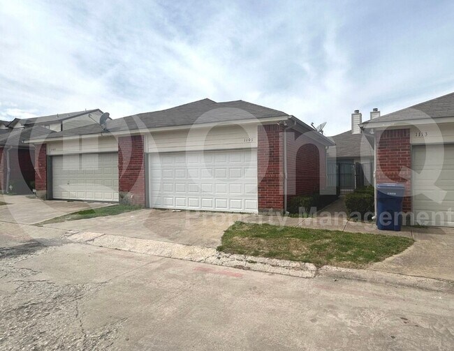 Building Photo - 1109 Weston Dr