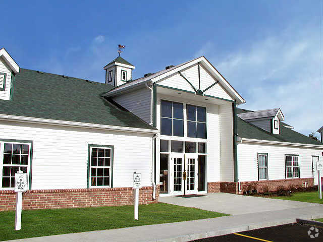 Leasing Office - Deer Chase