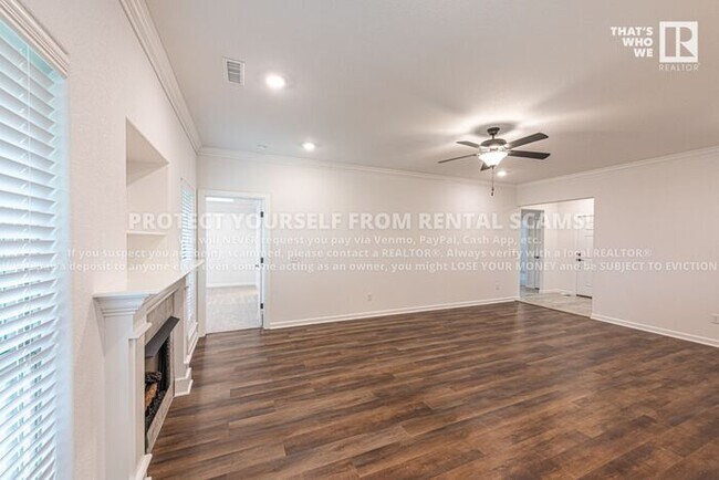 Building Photo - 205 Amber Ln