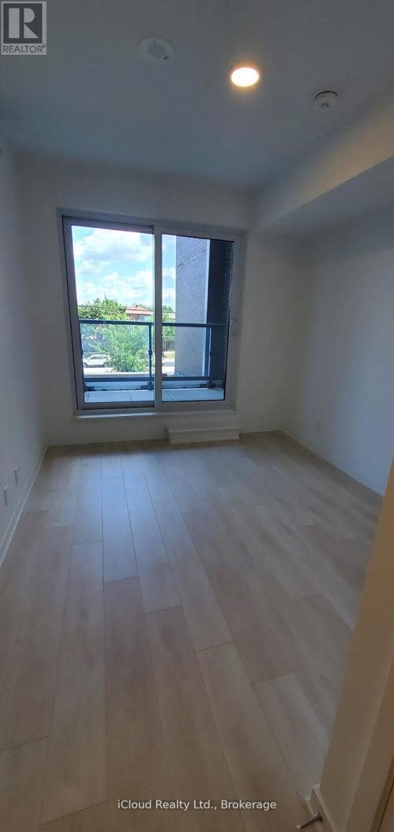 Photo du bâtiment - 7950 Bathurst St