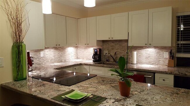 Foto del edificio - 905 NE 28th St
