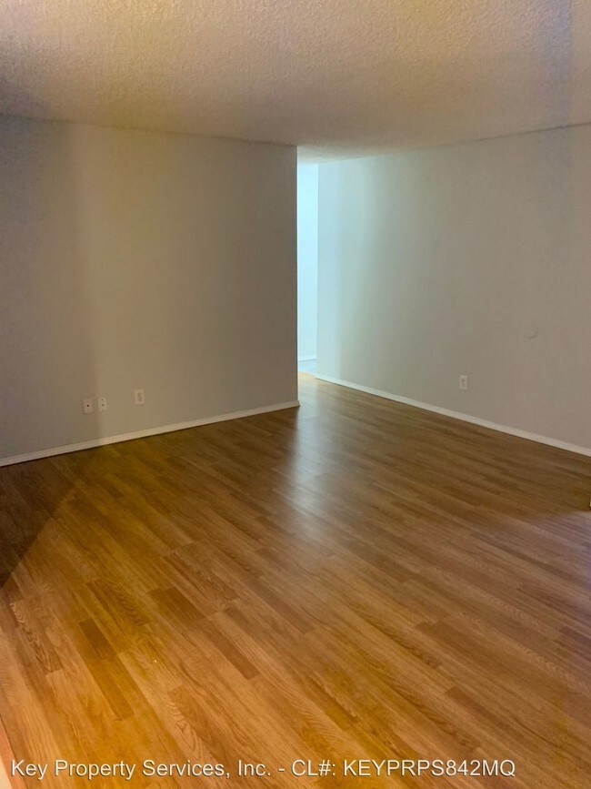 Building Photo - 2 br, 1 bath House - 913 W 36th St
