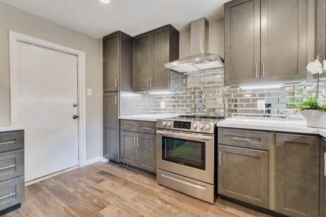 Foto del edificio - 5310 Carew St