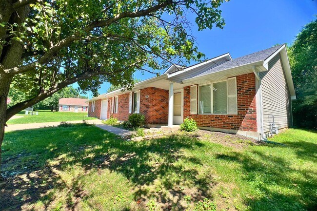 Foto del edificio - 2509 Hollyhock Dr