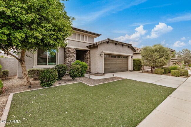 Foto del edificio - 4670 N 204th Ln