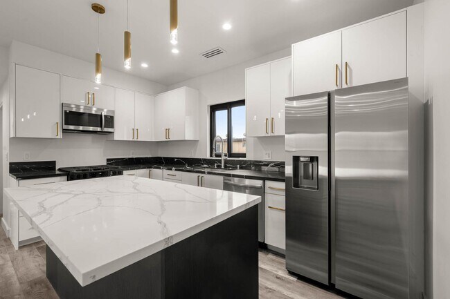 Foto del edificio - 1920 S Sherbourne Dr