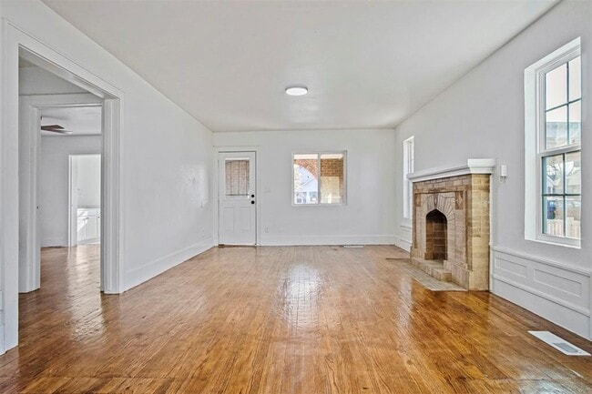 Building Photo - 609 SW 30th St