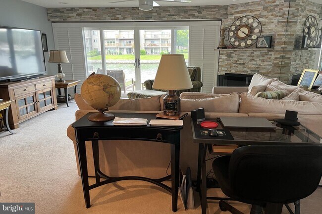 Building Photo - 2121 Quay Village Ct