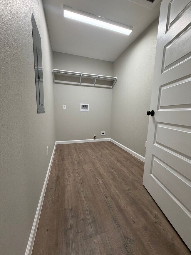 Foto del edificio - 906 Moxley Dr