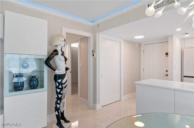 Building Photo - 9 High Point Cir N