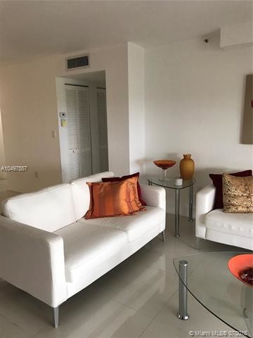 Foto del edificio - 900 NE 195th St