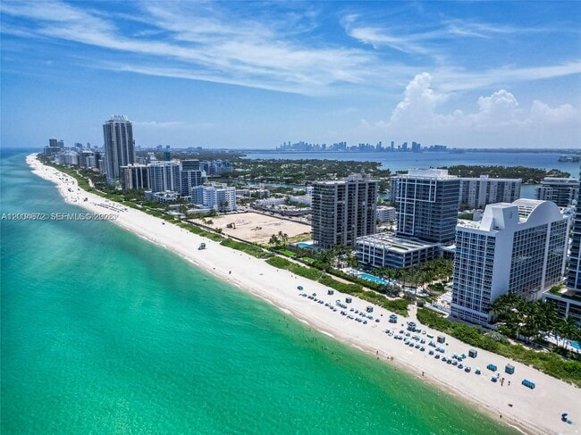 Foto del edificio - 6799 Collins Ave