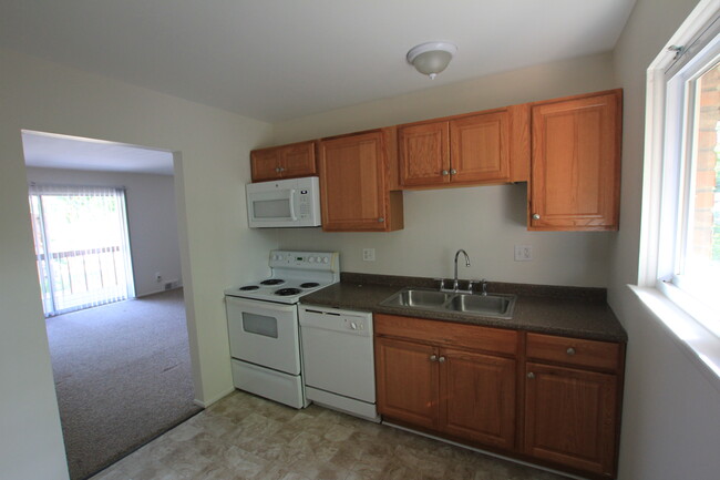 Kitchen - Hickory Grove