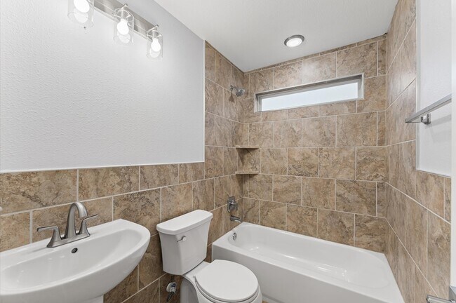 Foto del edificio - 8221 Brockton St