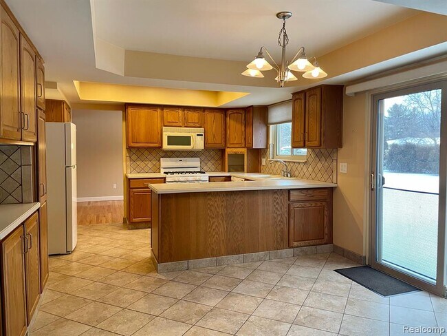 Foto del edificio - 4886 Hubbard