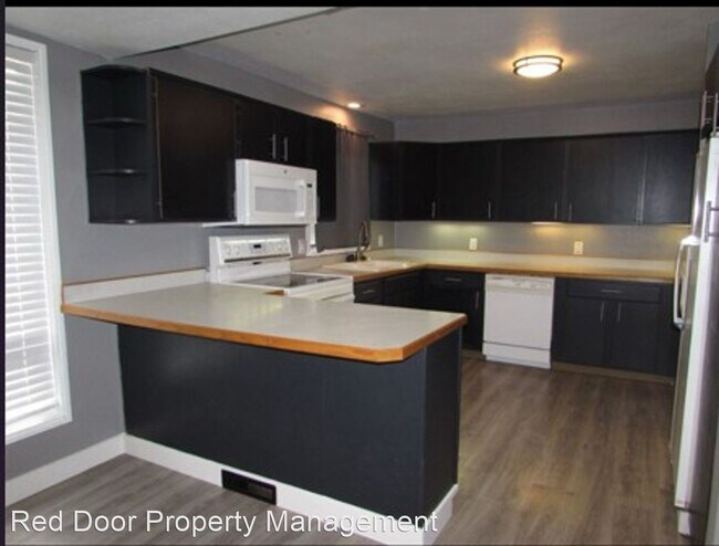 Building Photo - 3 br, 2 bath House - 2027 6th Ave S, Great...