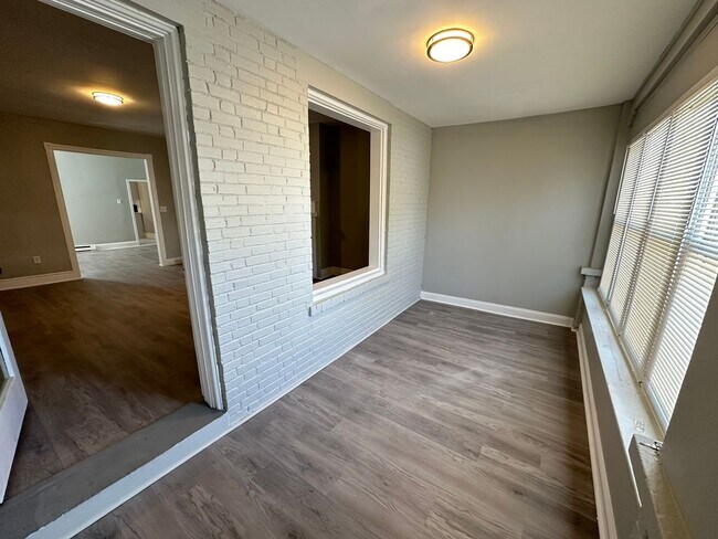 Building Photo - Discover the charm of this spacious 3-bedr...