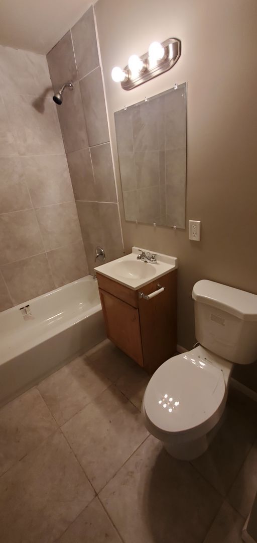 Foto del edificio - 3 Bedroom Home with Garage