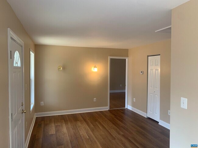 Foto del edificio - 25075 Boling Ln