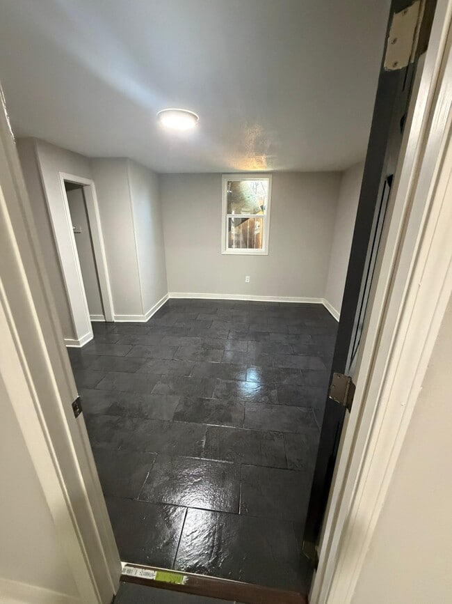 Building Photo - 744 Baltimore St