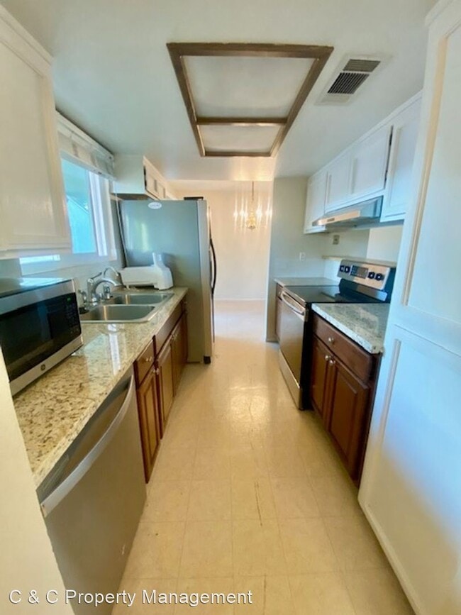 Building Photo - 2 br, 1 bath House - 1250 E Shaw Ave #217