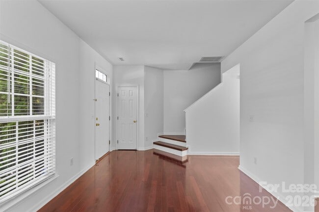 Building Photo - 11022 Garden Oaks Ln