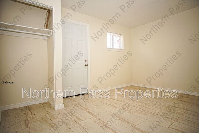 Foto del edificio - 7320 Dale Rd