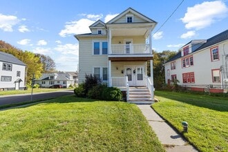 Building Photo - 401 Valley Dr
