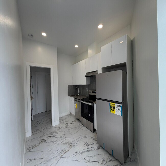 Foto del edificio - 9104 43rd Ave