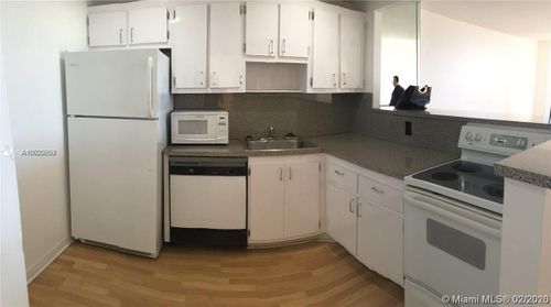 Building Photo - 20379 W Country Club Dr