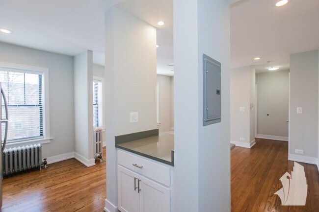 Foto del edificio - 1 bedroom in Chicago IL 60640