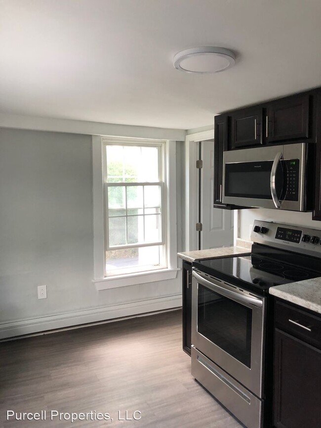 Building Photo - 1 br, 1 bath Apartment - 21 Main St